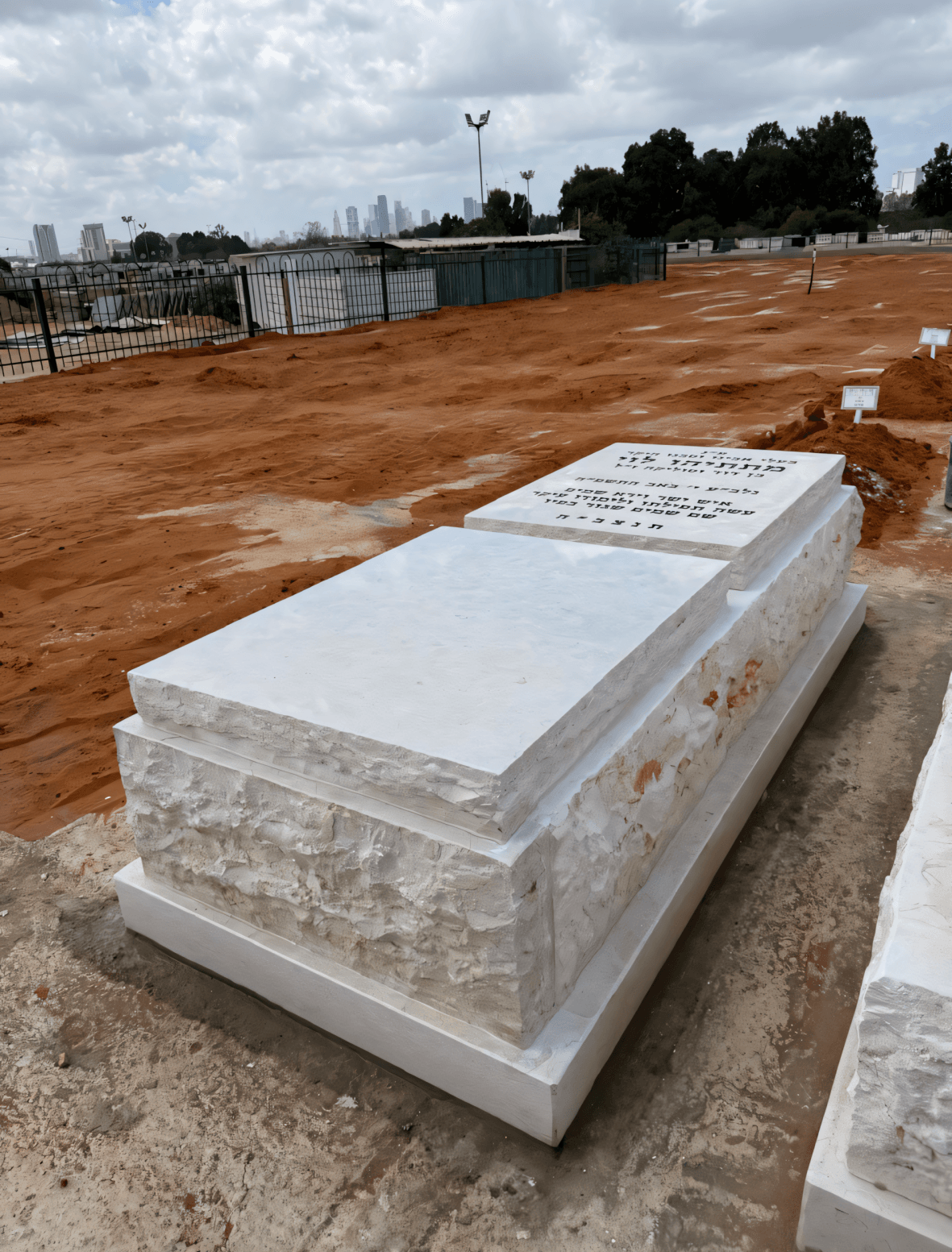 בניית מצבות