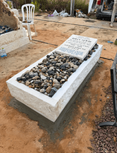 חריטה על אבן טבעית