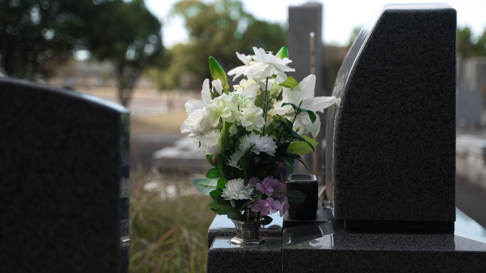 מצבות מעוצבות